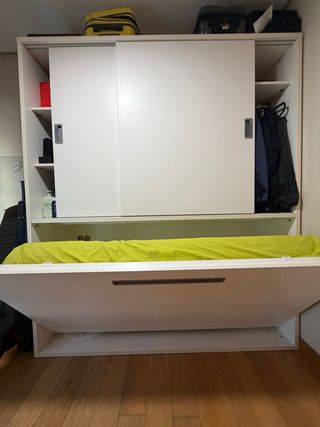 Cama abatible con armario y almacenaje