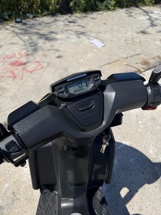 Peugeot Speedfight 4 Scooter Negra/Roja