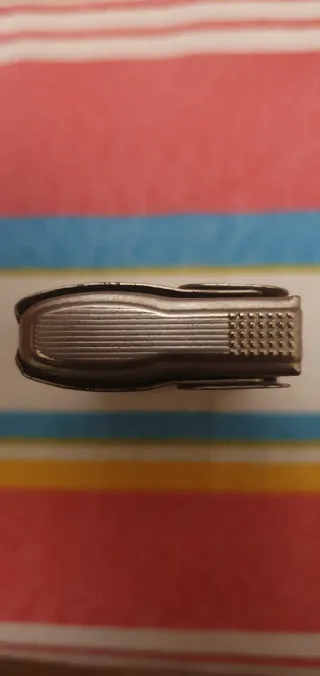 Mechero metálico con grabado