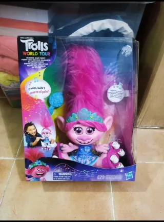 Muñeca Poppy World Tour NUEVA. OFERTAAAAAA