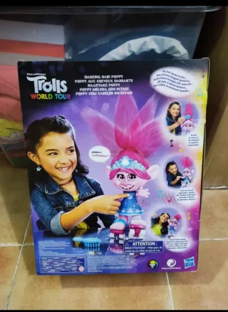 Muñeca Poppy World Tour NUEVA. OFERTAAAAAA