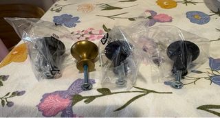 Maniglie Ikea in metallo e plastica