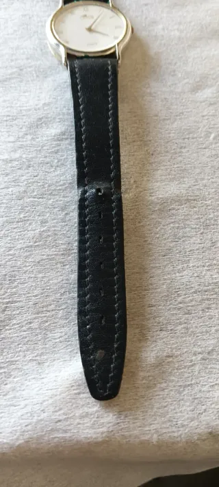 Reloj Lotus Cuarzo Esfera Blanca Correa Negra
