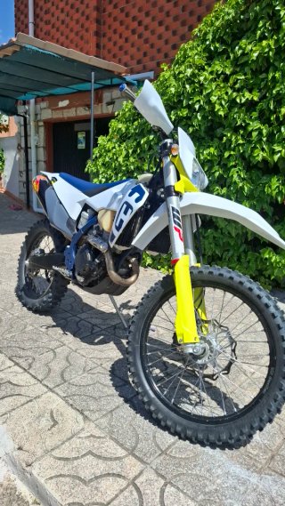 Husqvarna FE 250 4T Enduro Moto