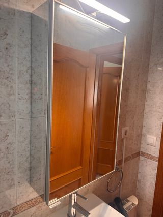 Mueble baño espejo y luz