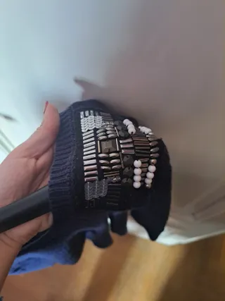 Jersey azul con adornos en hombros Talla M