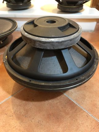 Altavoces JBL 2205-H