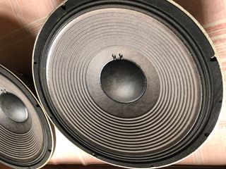 Altavoces JBL 2205-H