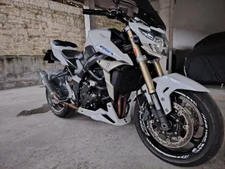 Vendo Suzuki GSR Naked deportiva