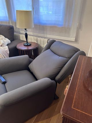 Sillón reclinable 2 motores gris, nuevo vale 800€
