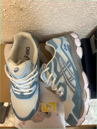 Asics Gel NYC Talla 39 Azul Claro