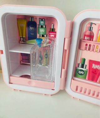 Nancy Beauty Fridge y Accesorios