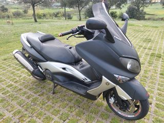 Yamaha TMAX 500 Edición BLAKMAX