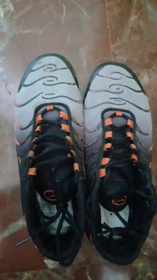 Nike Tn Naranjas-Negras Talla 42