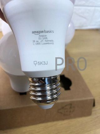 Lampadina LED Amazon Basics