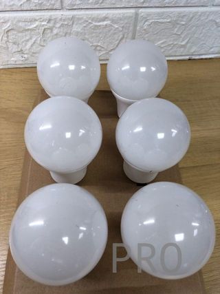 Lampadina LED Amazon Basics