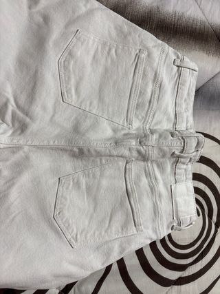 Pantalón vaquero blanco