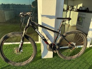 Bicicleta Giant Talon Negra