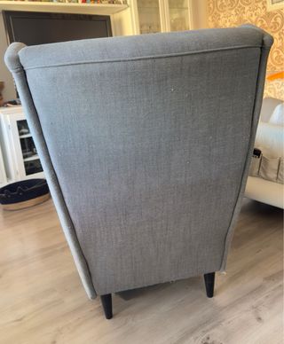 Sillón orejero IKEA Strandmon gris