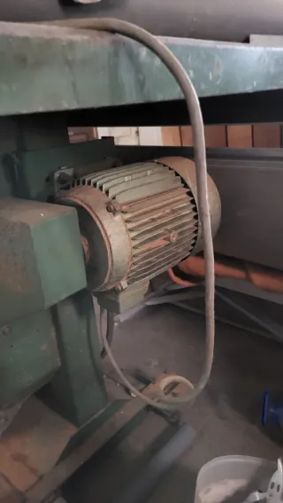 Sierra de cinta industrial Binello 5,5CV