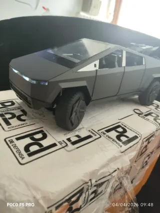 Tesla RC Cybertruck Modelo Coleccionista metal