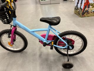 Bicicleta niña Decathlon azul y rosa, sin ruedines