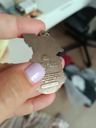 Llavero Hufflepuff Escudo y Tejón