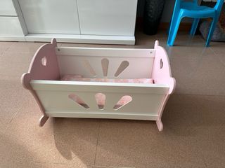 Cuna de madera para muñeca