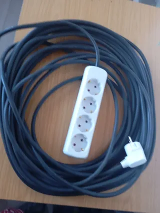 Regleta 4 enchufes con cable