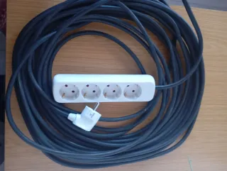 Regleta 4 enchufes con cable
