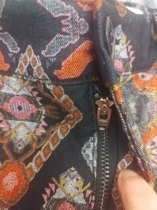 Pantalón estampado Zara talla S nuevo