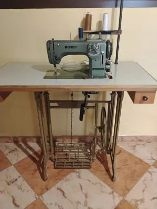 Máquina de coser Refrey Industrial Eléctrica