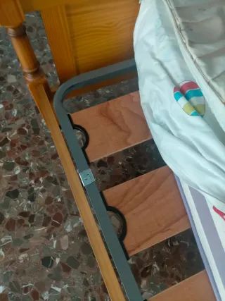 Cama juvenil de madera