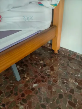 Cama juvenil de madera