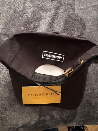 Gorra Burberry Negra Bordada