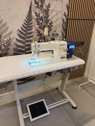 Máquina de Coser Industrial Juki DDL-7000A