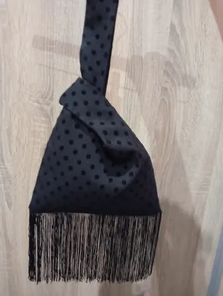 Bolso nudo japonés con flecos negro