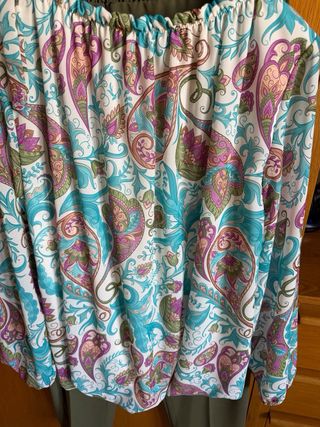 Completo donna: camicetta fantasia e pantaloni