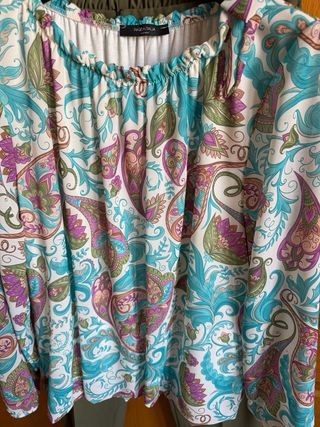 Completo donna: camicetta fantasia e pantaloni