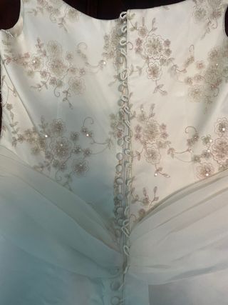 Vestido de Novia Blanco y Dorado