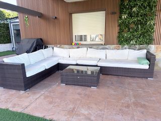 Divano modulare esterno in rattan e vetro