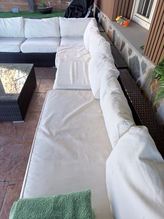 Divano modulare esterno in rattan e vetro