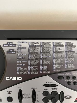 Teclado Casio LK-50 con soporte