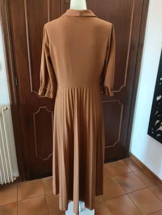 Abito lungo color tabacco