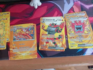 Caja Pokémon Mega Evolution Phantasmal Flames
