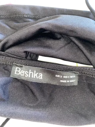 Crop top stile band con spalline nere