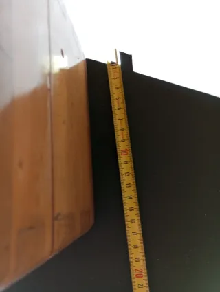 Caja de madera antigua con cerradura