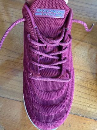 Zapatillas Skechers burdeos