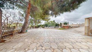 Chalet en venta en Novelda