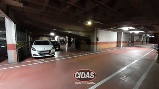 Garaje en alquiler en Milán - Pumarín - Teatinos en Oviedo